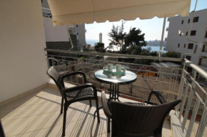 Cozy And Spacious Apartment With Sea View
